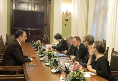 5 November 2013 The Head of the Serbian Progressive Party Parliamentary Group in meeting with the members of the French Senate Committee for European Affairs 